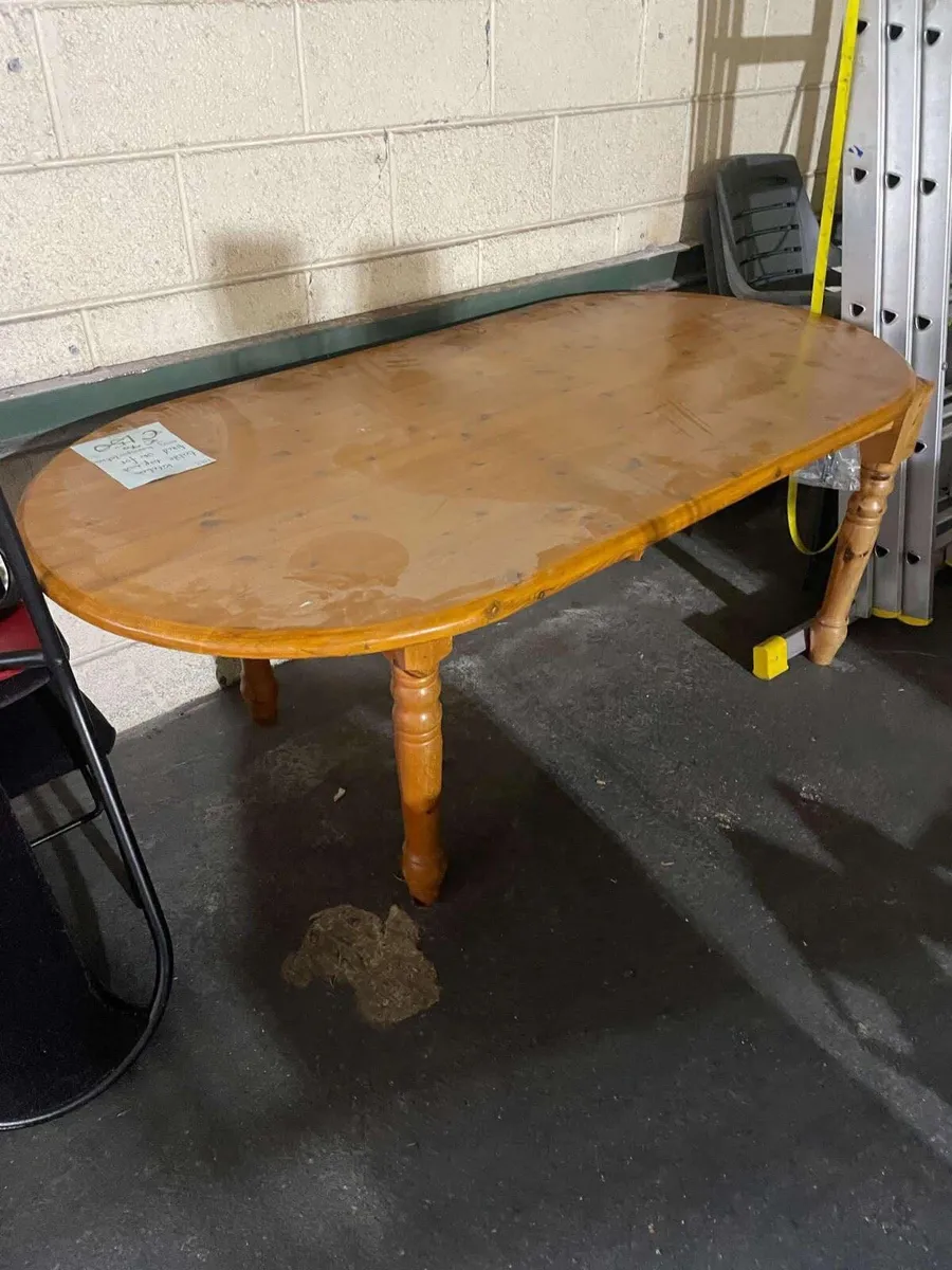 Solid pine kitchen table - Image 1