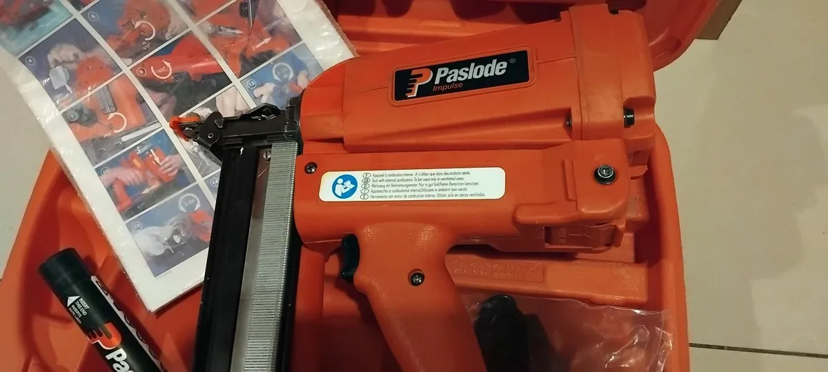 Paslode 16 Gauge 1/2" Crown Stapler - Image 2