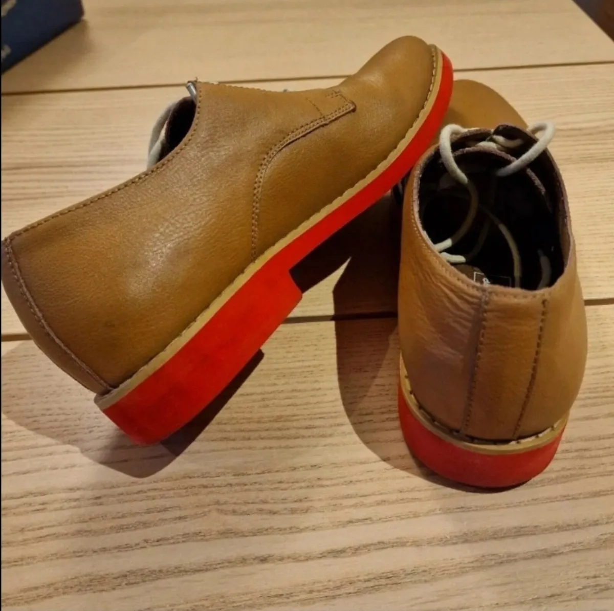 Mens Shore Leave Dress Tan Shoe with Red Sole - Image 3
