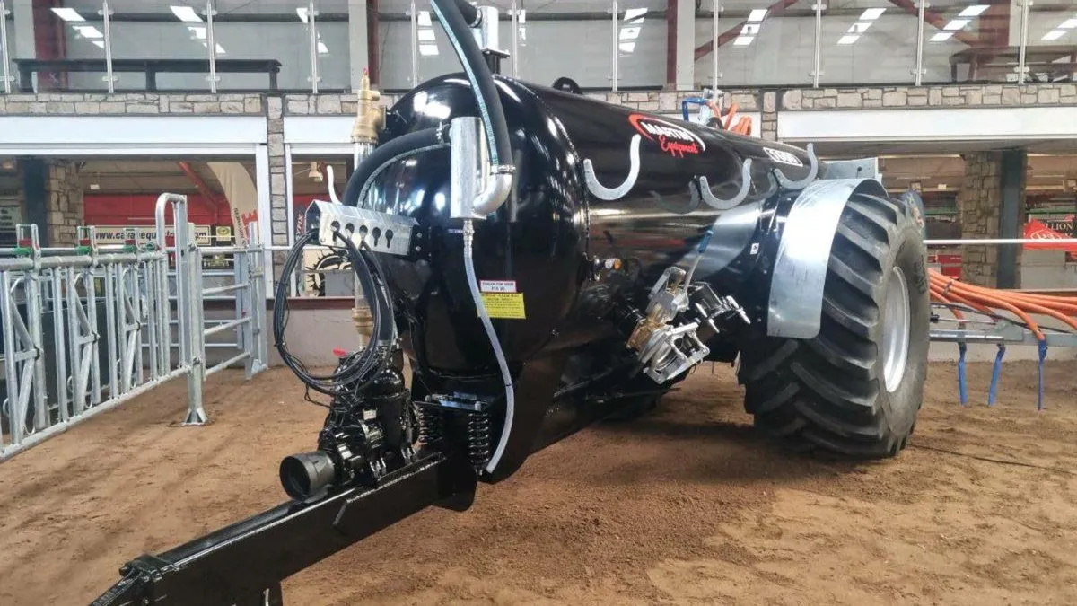 *NEW* 1600 gallon tanker and flex shoe - Image 3