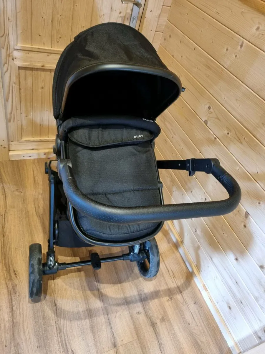 Travel System with Isofix - Image 1