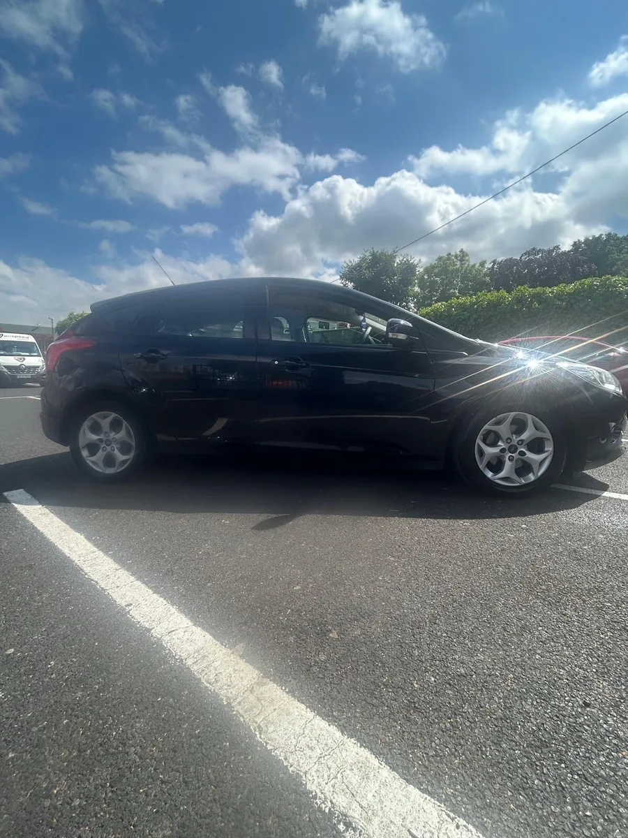 Ford Focus 2011 - Image 1