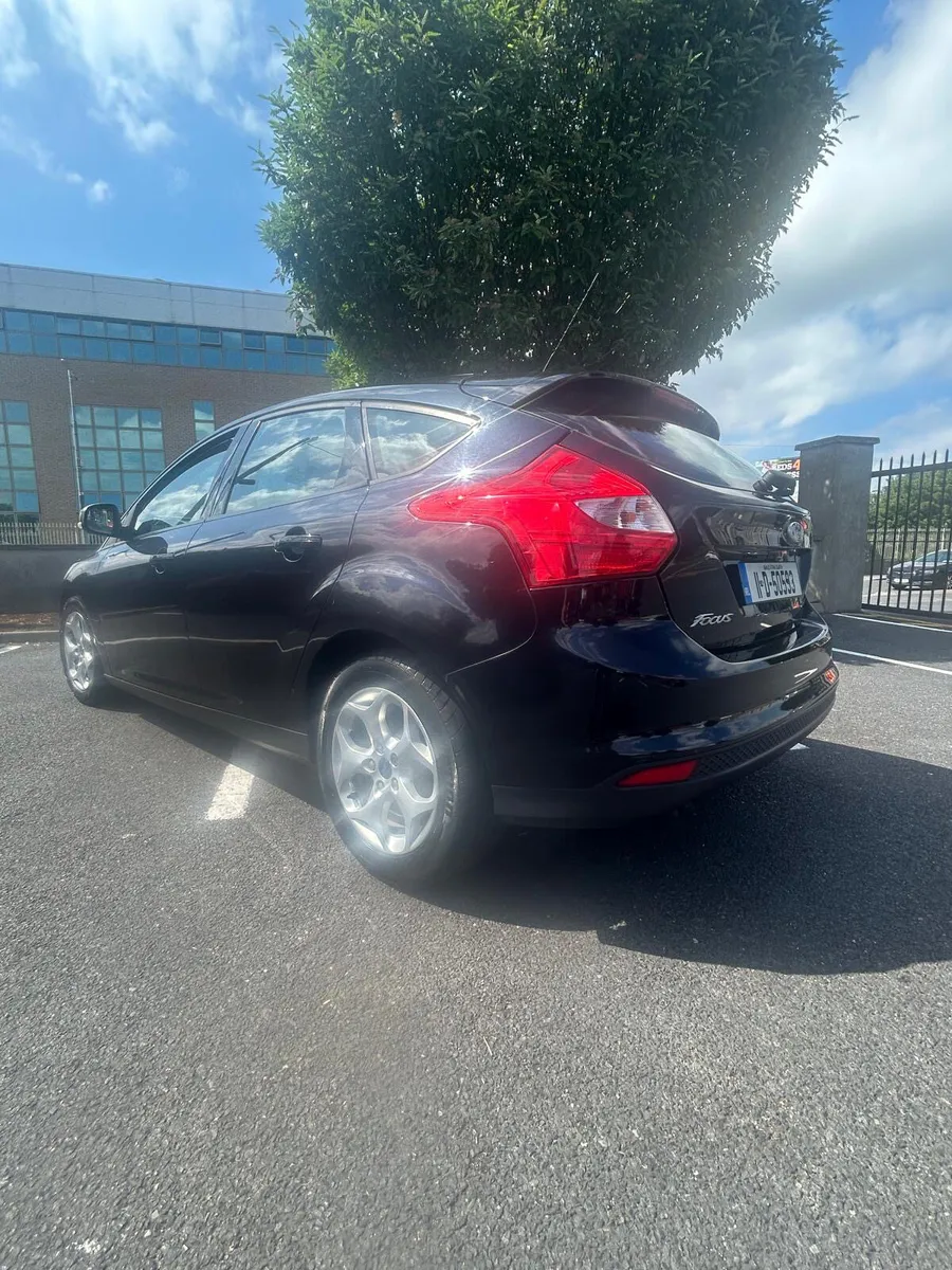 Ford Focus 2011 - Image 3