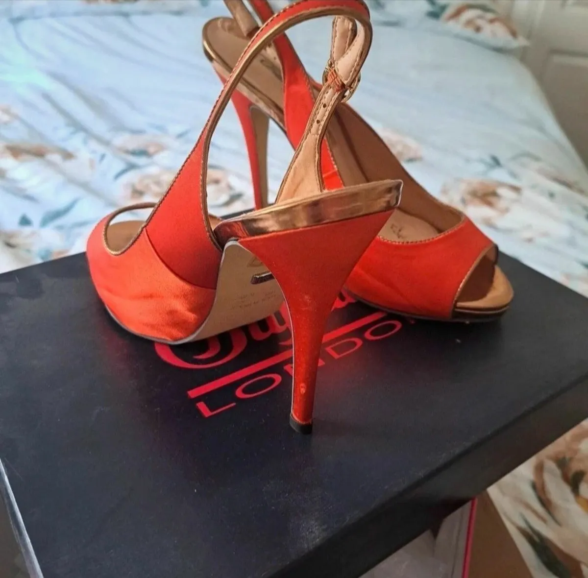 Woman's shoes - Image 1