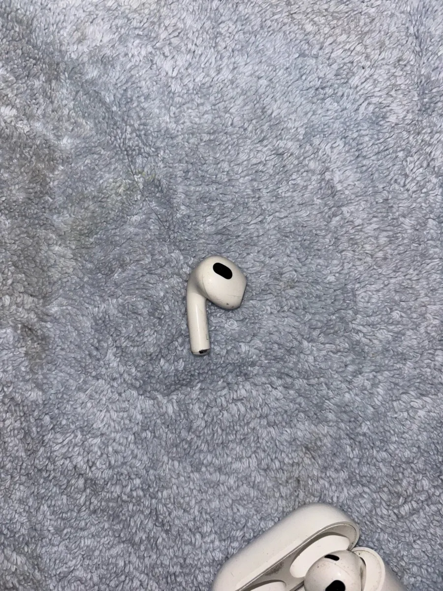 AirPods 3 - Image 3