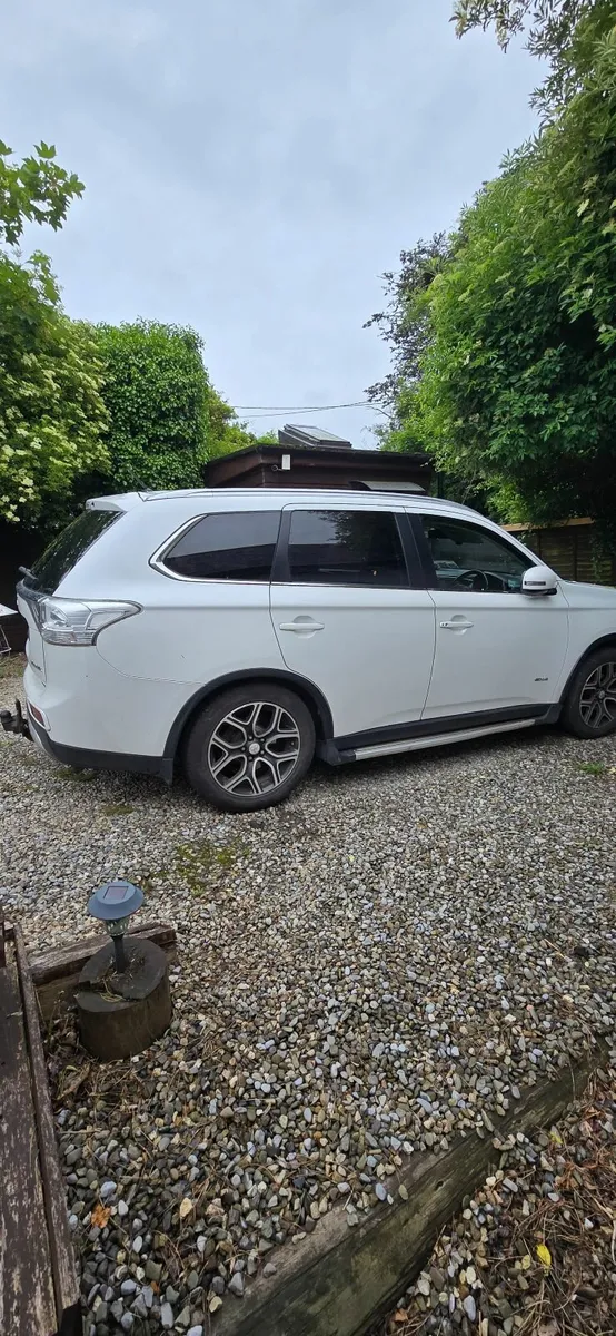 Mitsubishi Outlander 2014 - Image 2