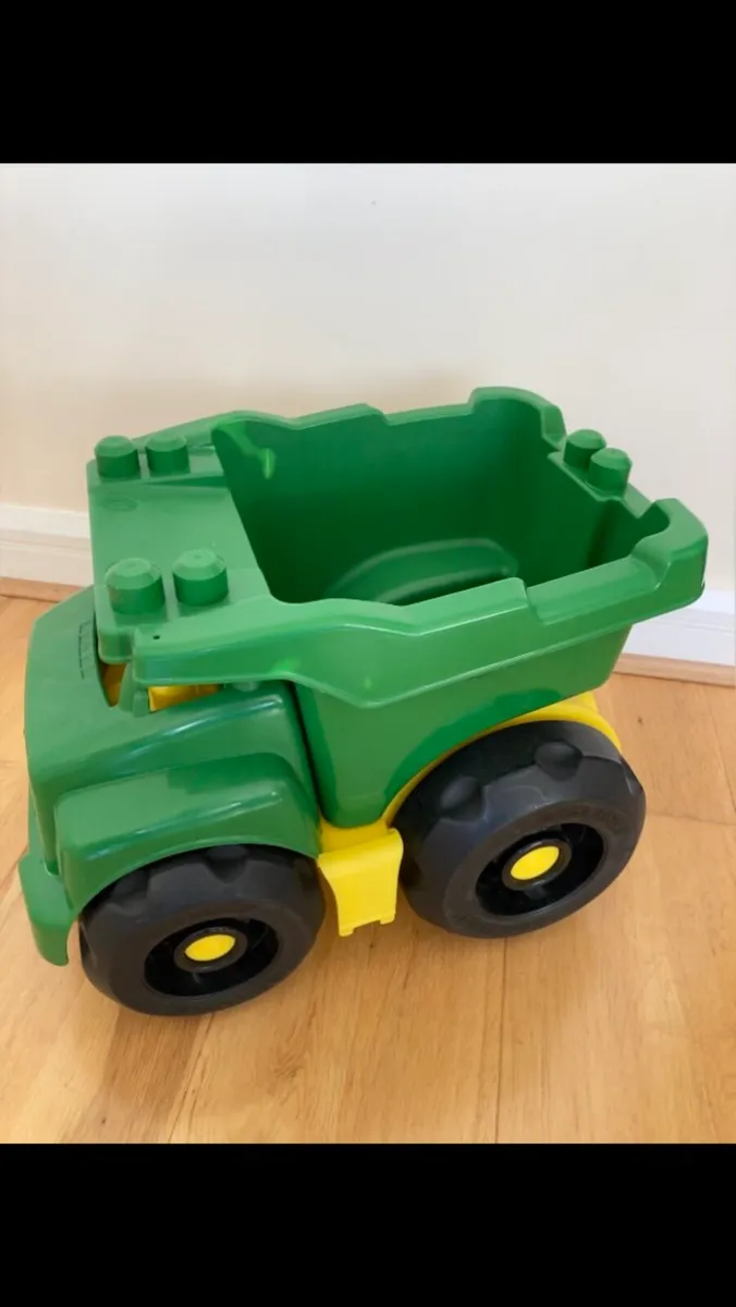 Dump track - Image 1