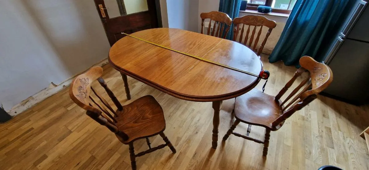 Table and 4 chairs - Image 3