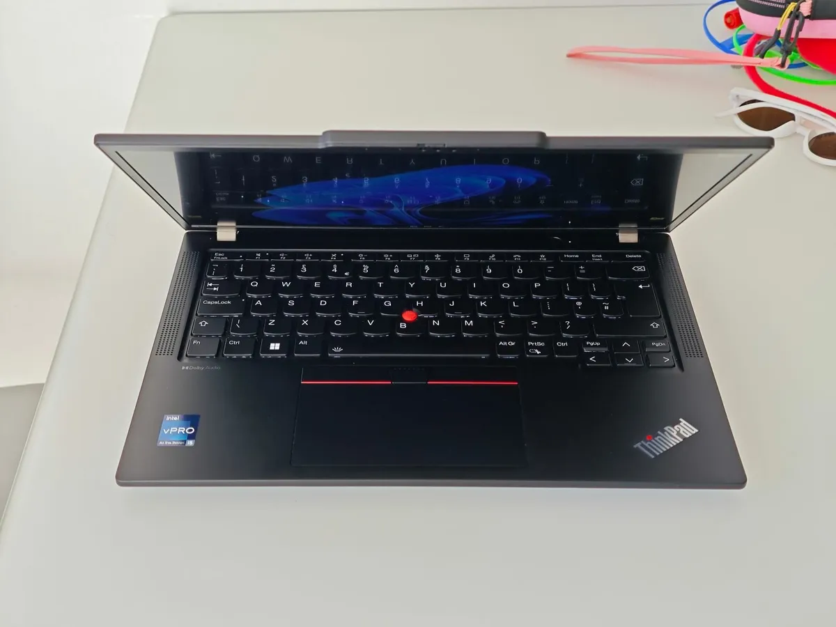 Lenovo ThinkPad X13 Gen 4 - Image 1