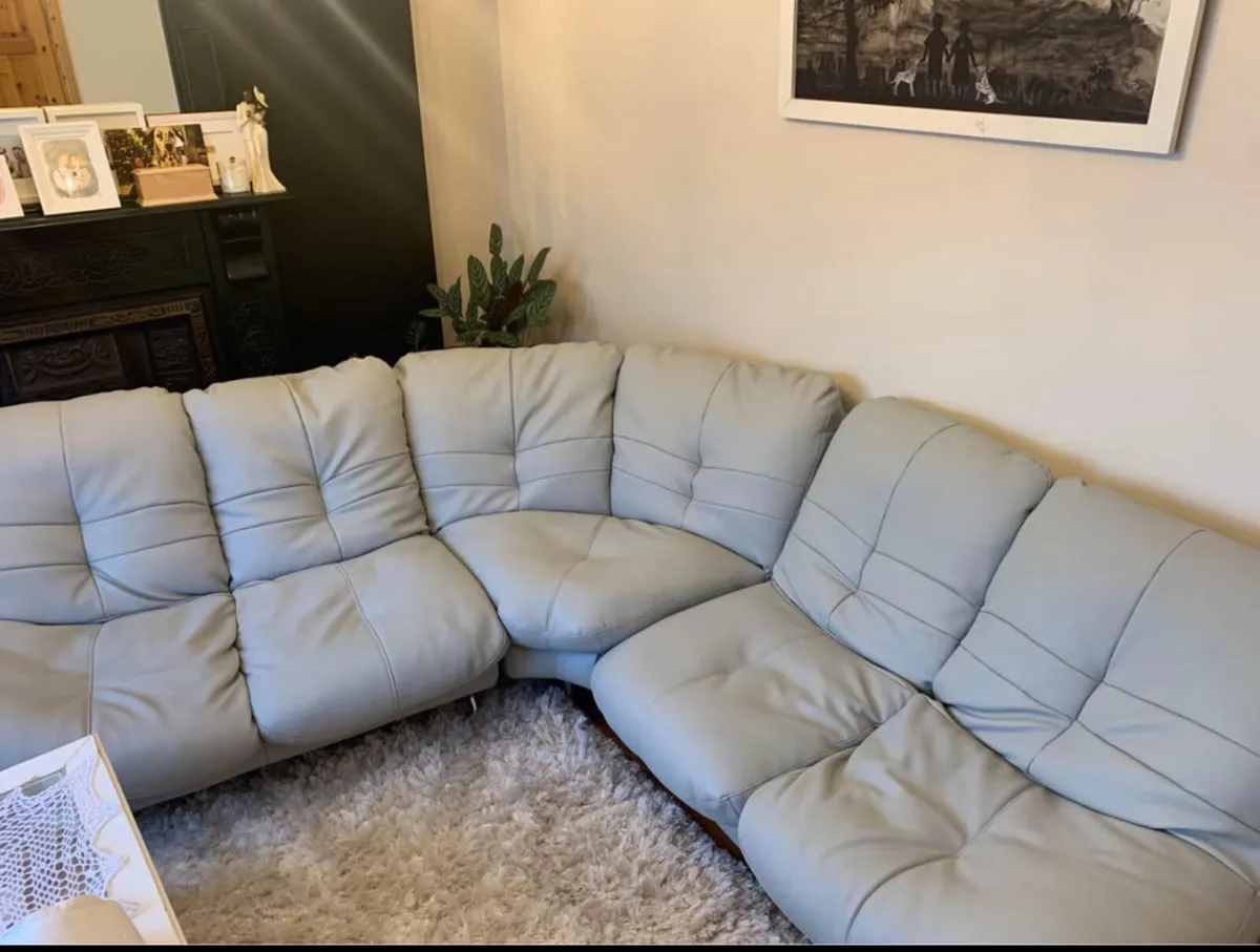 Corner sofa - Image 1