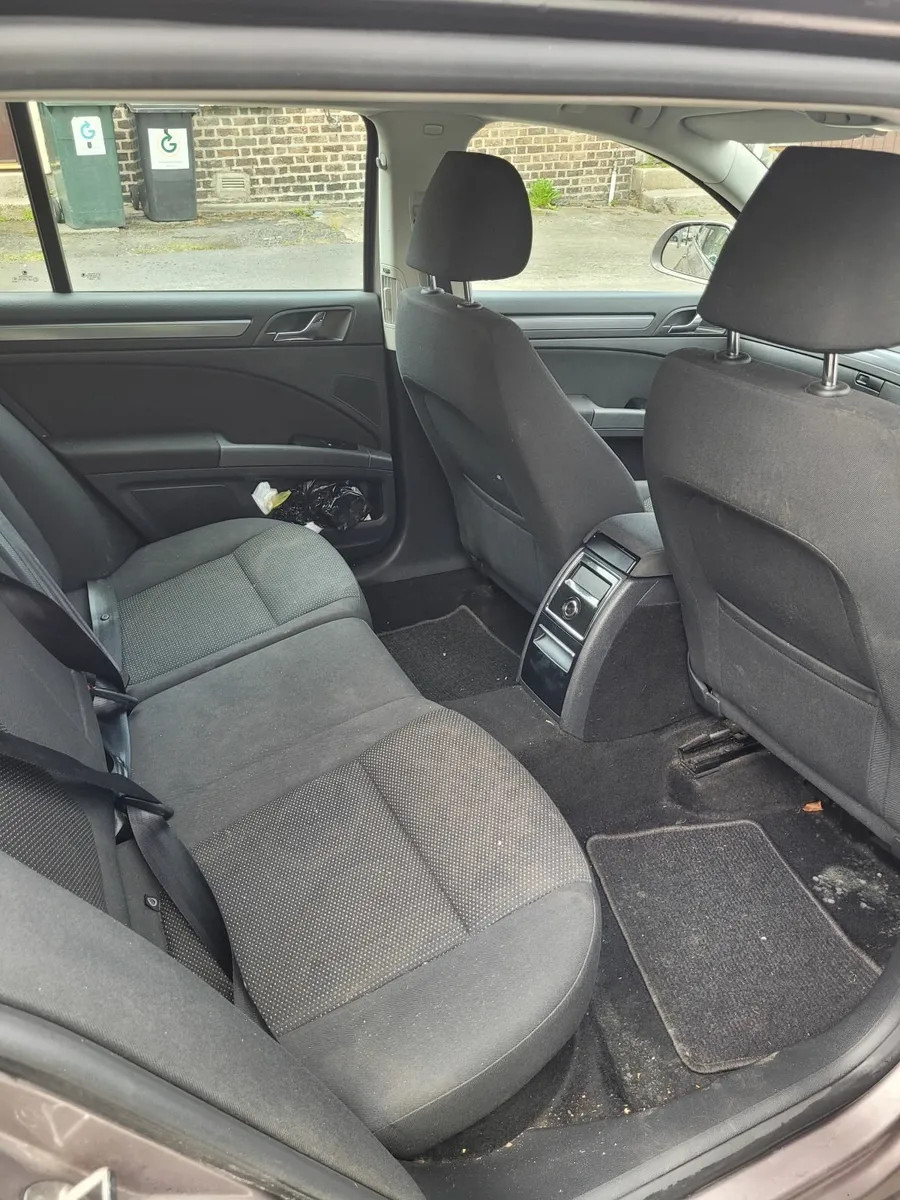 Skoda Superb 2011 - Image 4