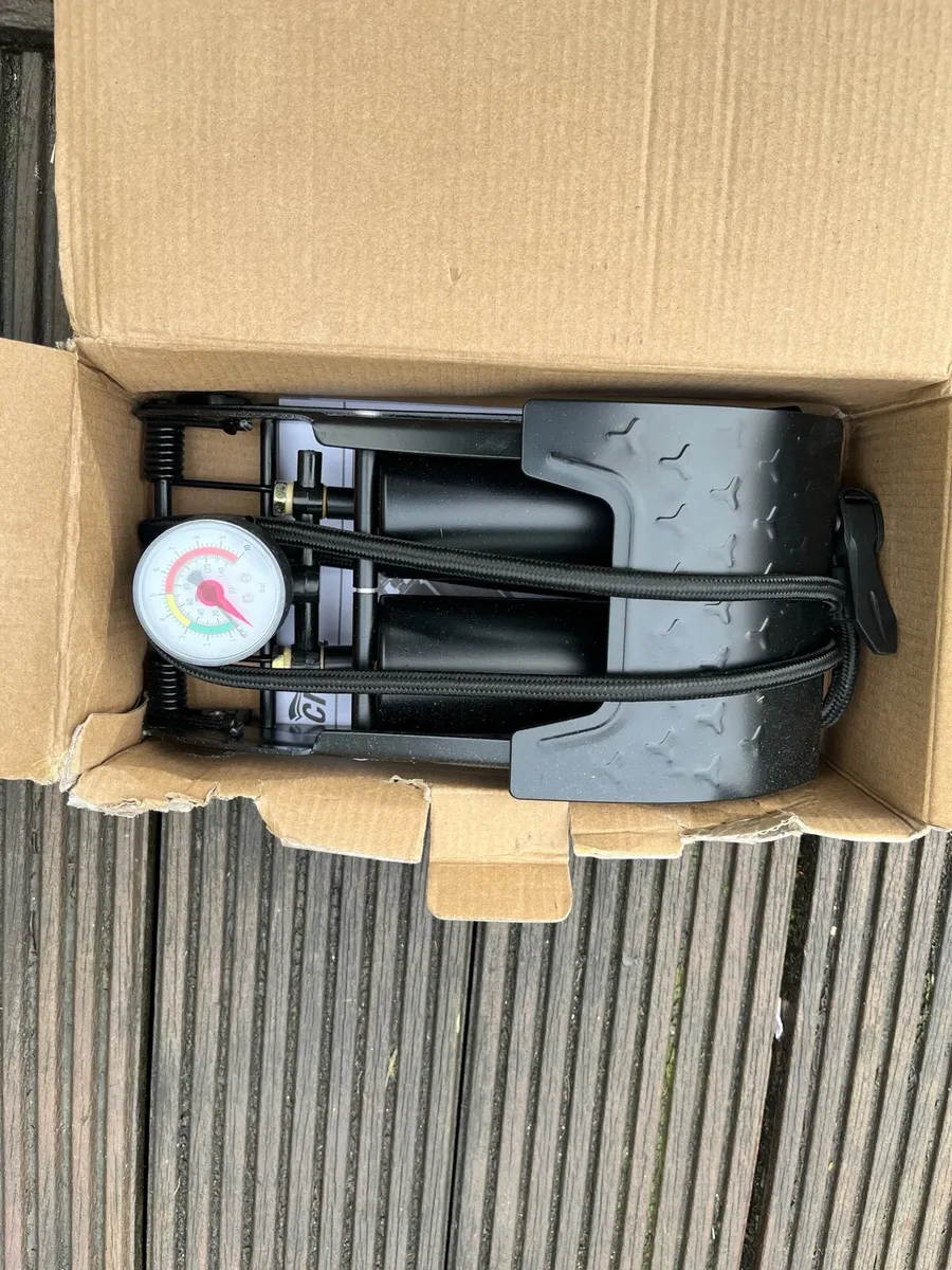 Twin Barrel Foot Pump - Image 2