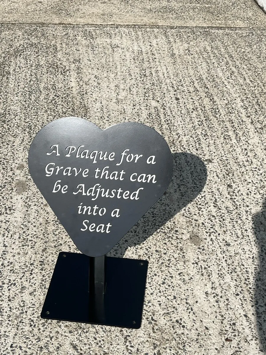 Grave Plaque/Seat - Image 4