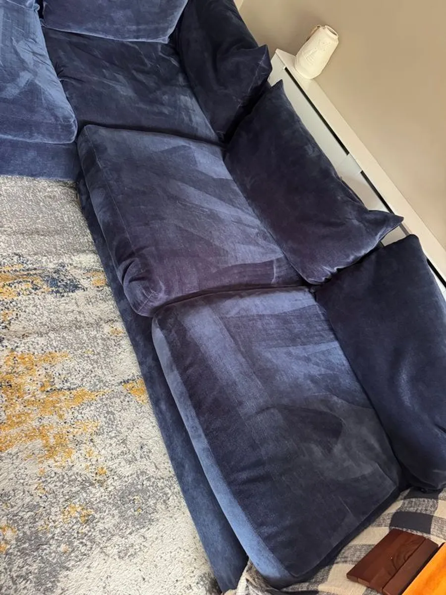 Couch - Image 4