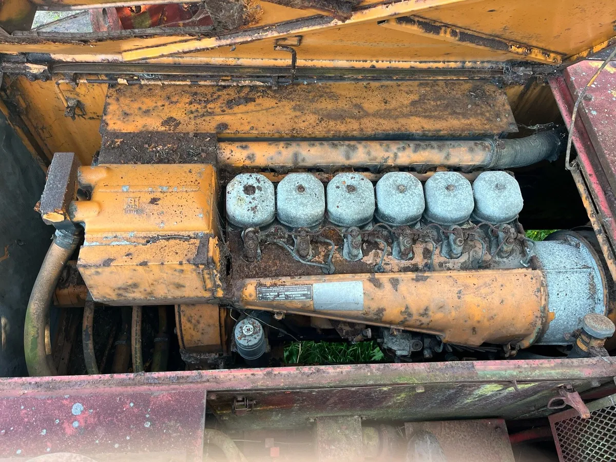 J.S.W Old Hitachi Digger - Image 3