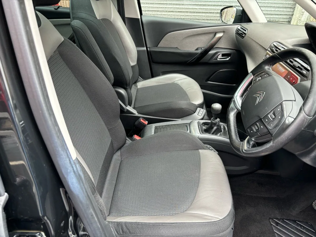 152 Citroen Picasso - Image 4