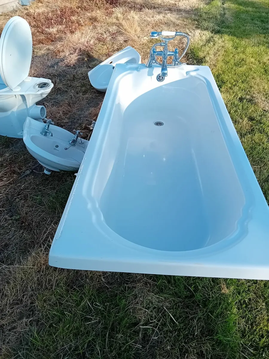 Bathroom - Image 4