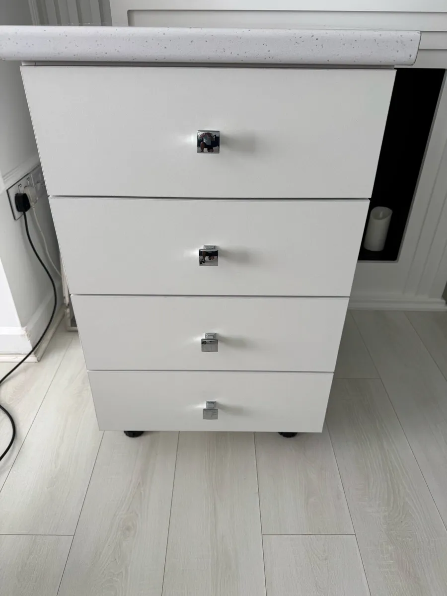 White 4 drawer cabinet as new - Image 1
