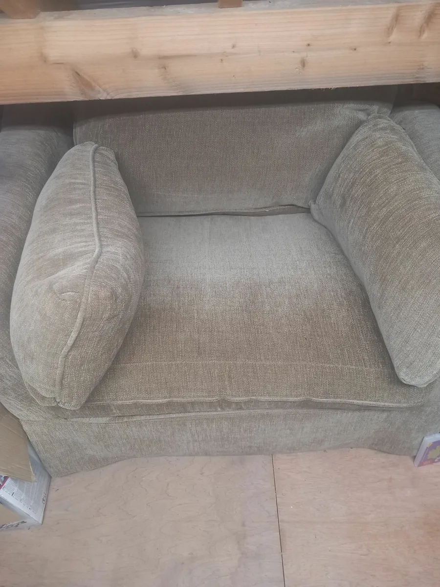 Furniture - Image 4