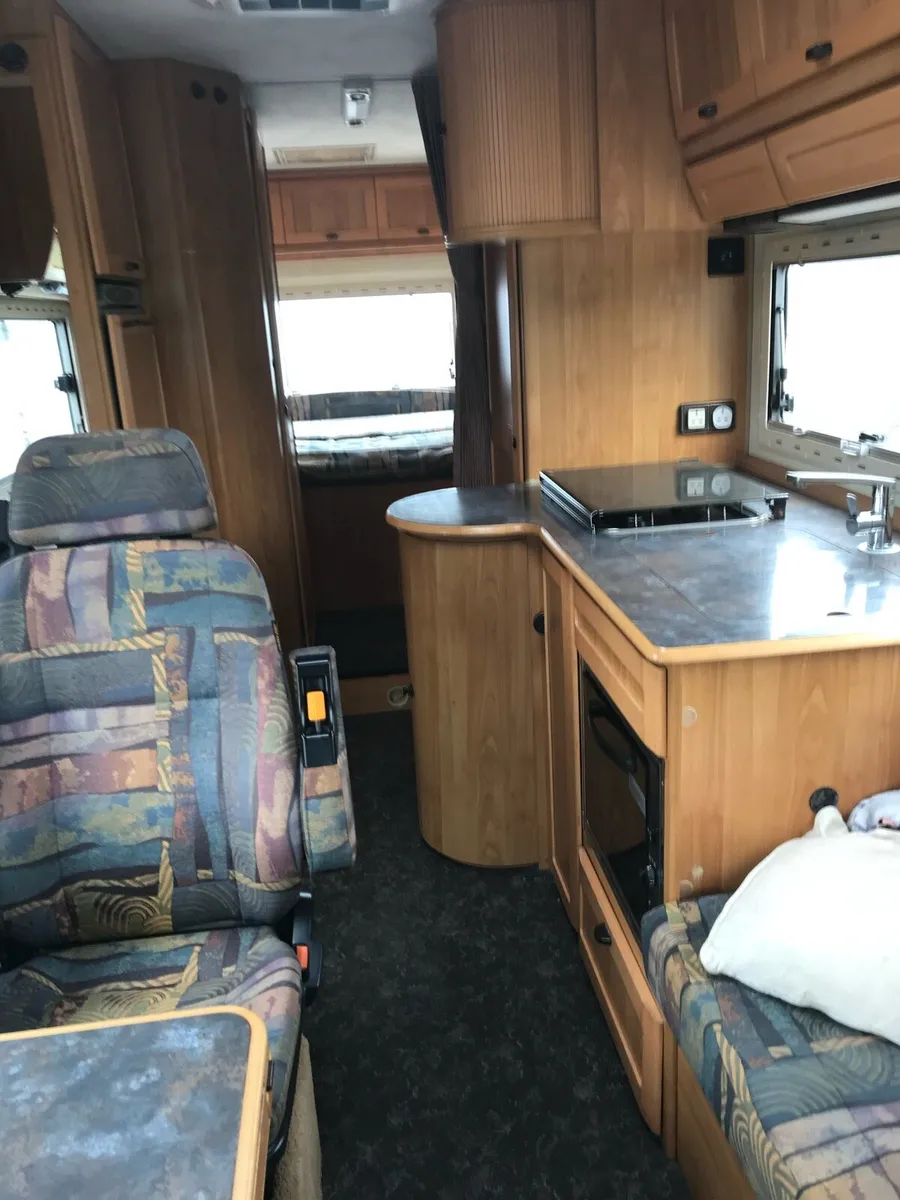 5/6 berth 1995 Hymer E700 - Image 2