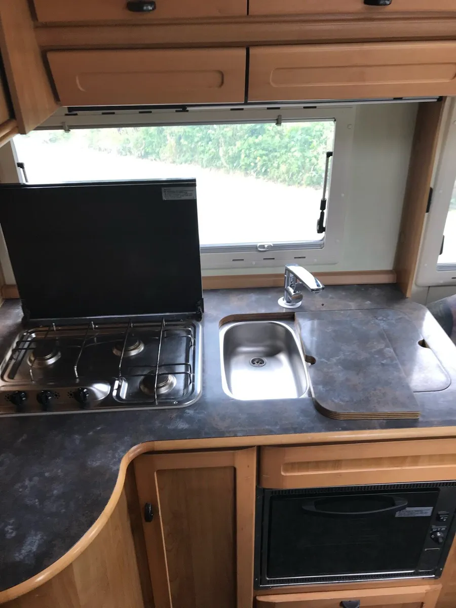 5/6 berth 1995 Hymer E700 - Image 3