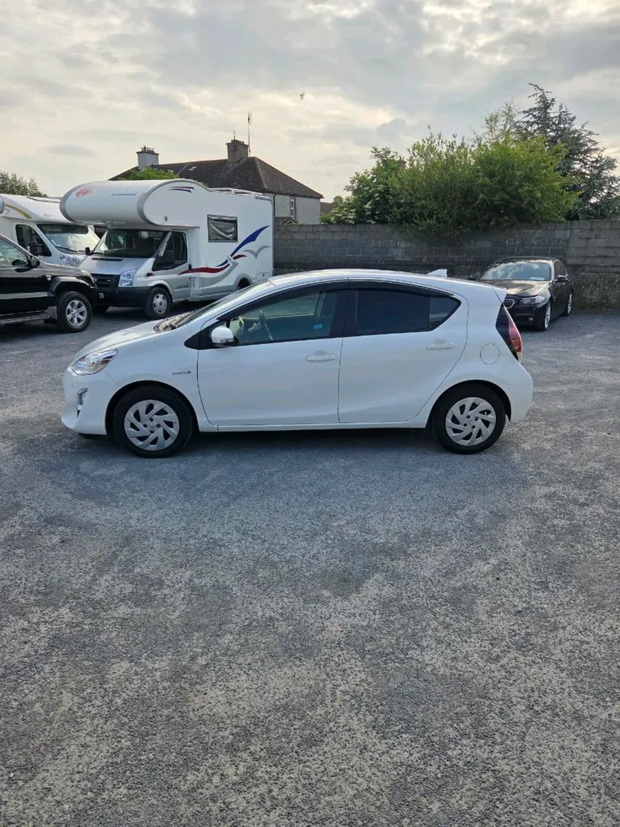 2017 Toyota Aqua 1.5 petrol hibrid - Image 2