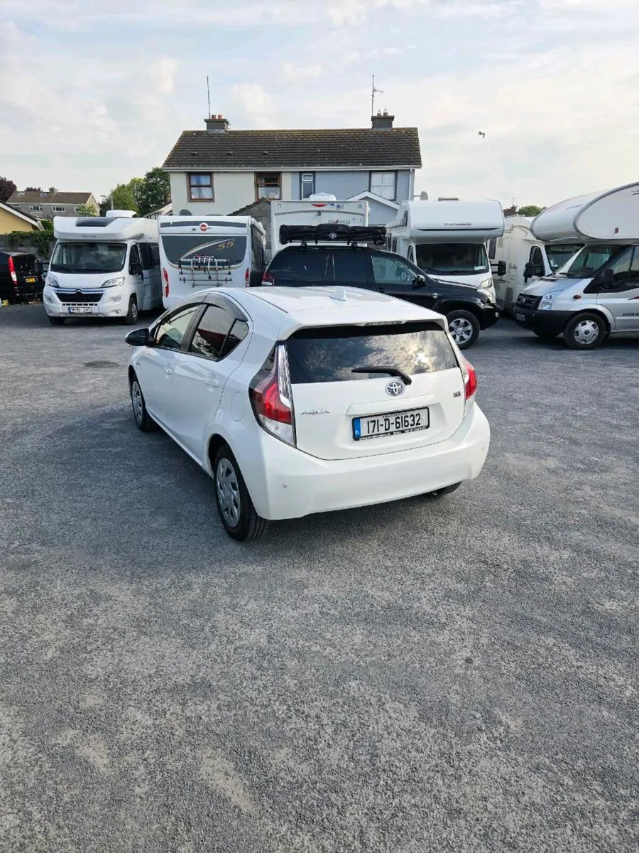 2017 Toyota Aqua 1.5 petrol hibrid - Image 3