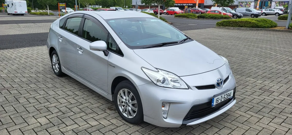 Toyota Prius 2016 - Image 1