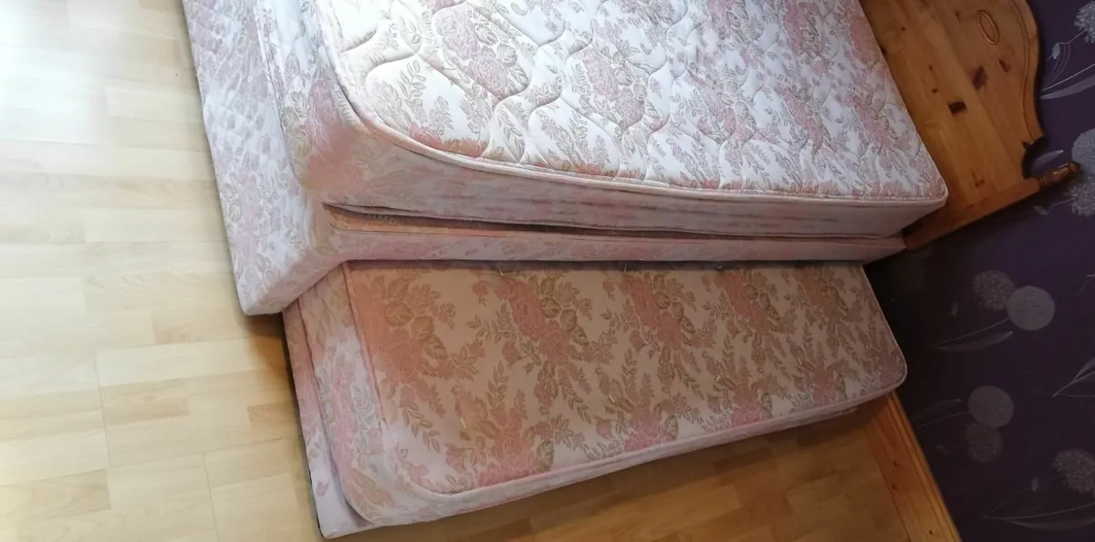 Single Bed - Image 2