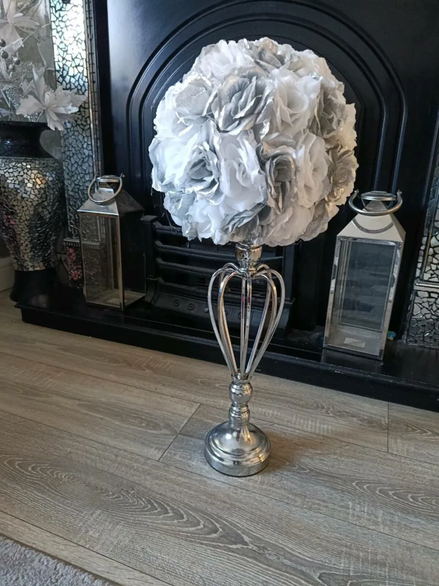 Flower stand - Image 1