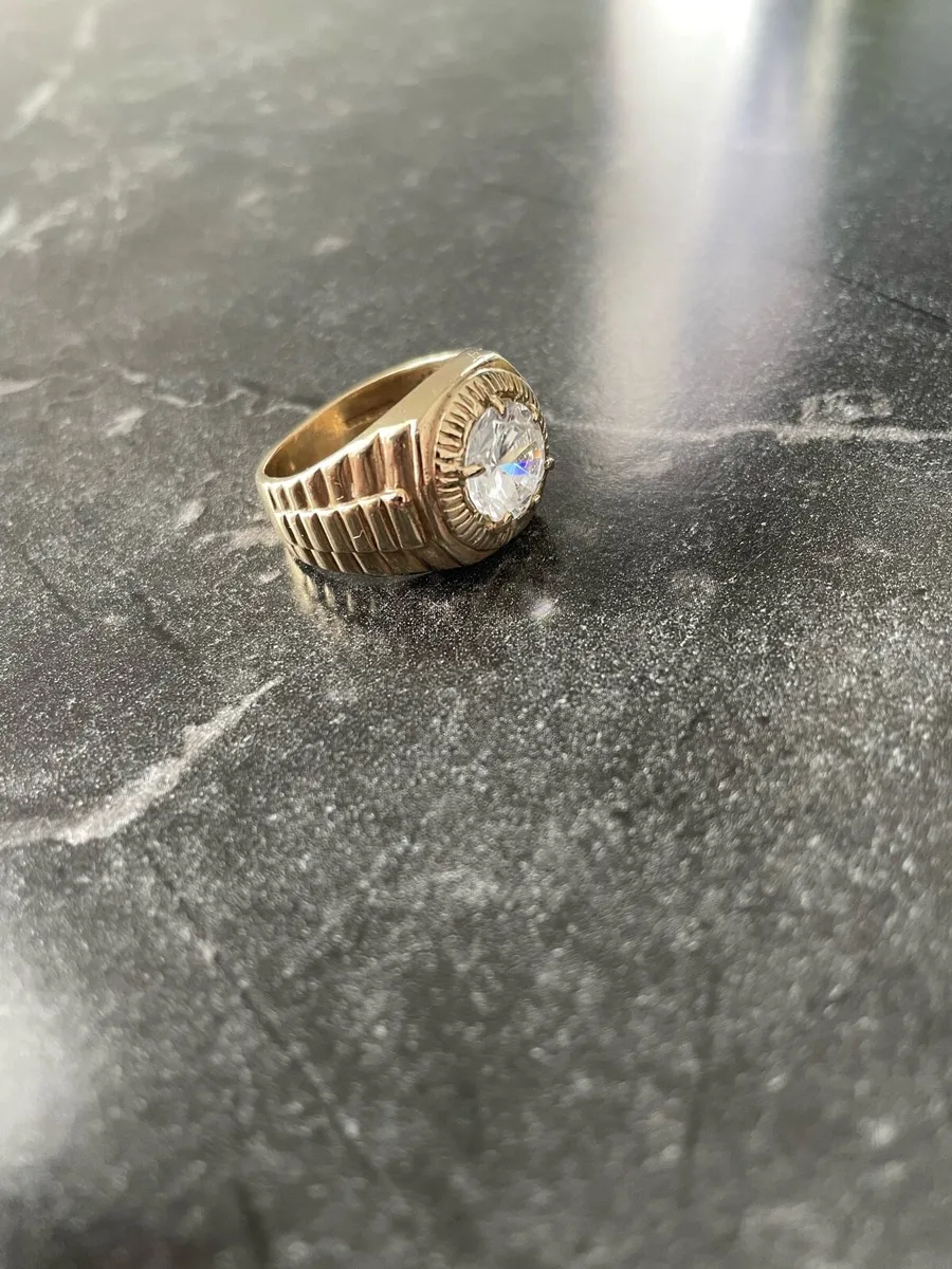 9ct ring 12.5g - Image 1