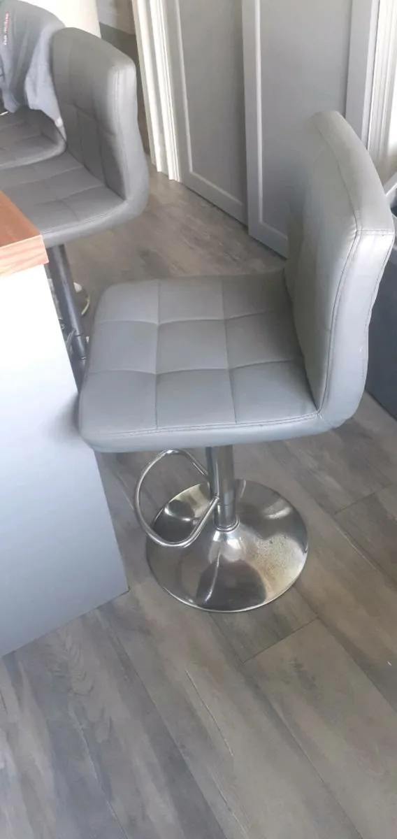Kitchen island - Image 2
