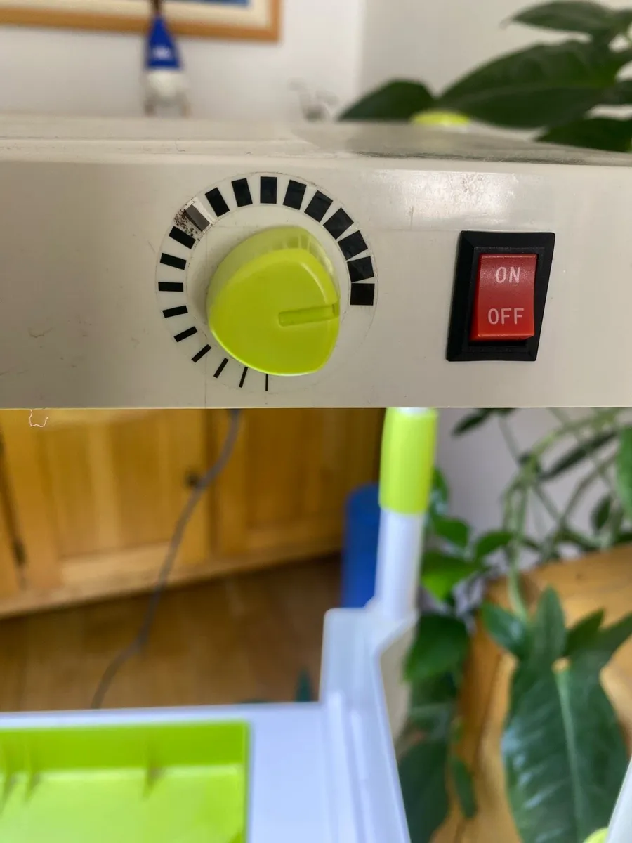 Hydroponic indoor growing system - Image 2