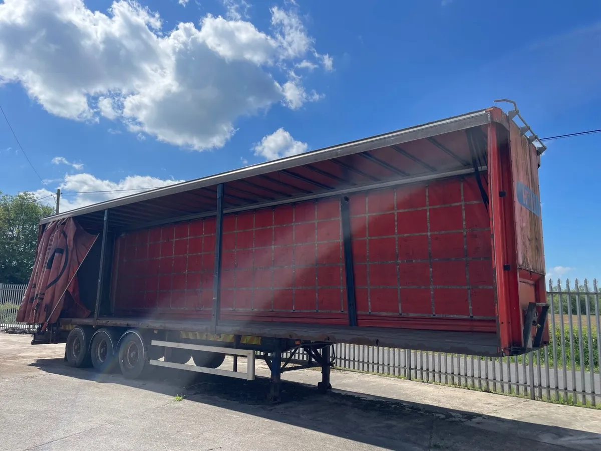 SDC curtainsider trailer tri axle flat bed - Image 1