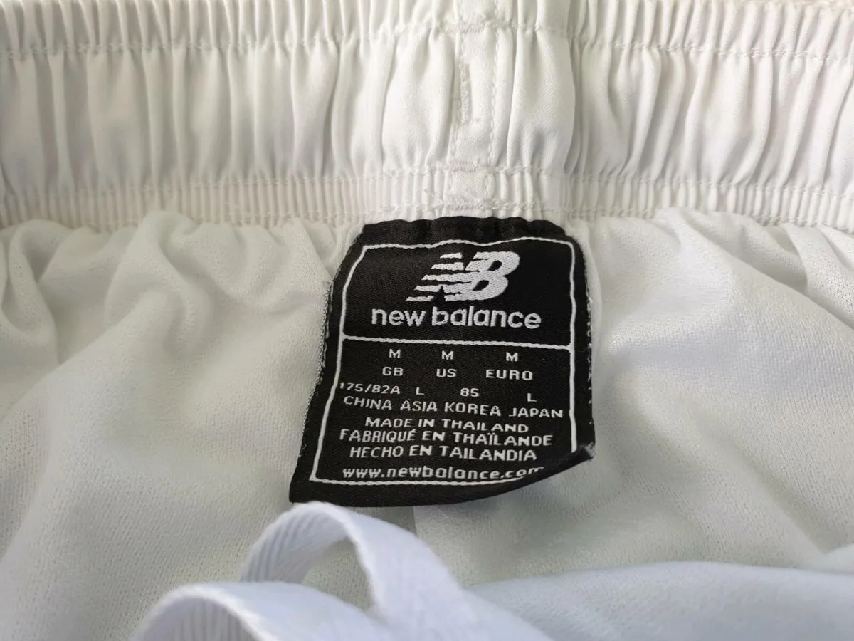 Ireland Home Football Shorts 2016 to 2017 Medium - Image 3
