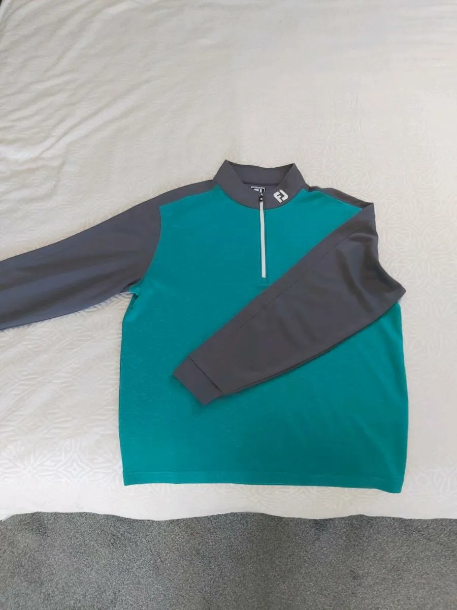 Footjoy 1/4 zip sweater - Image 2