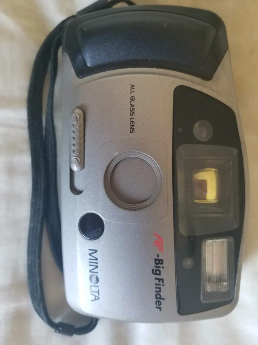 Minolta Compact big finder camera and leather case - Image 2