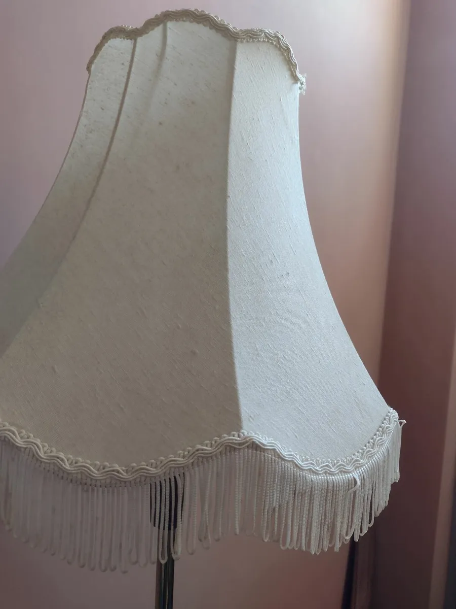 Old style lamp shade with fringe - Image 2