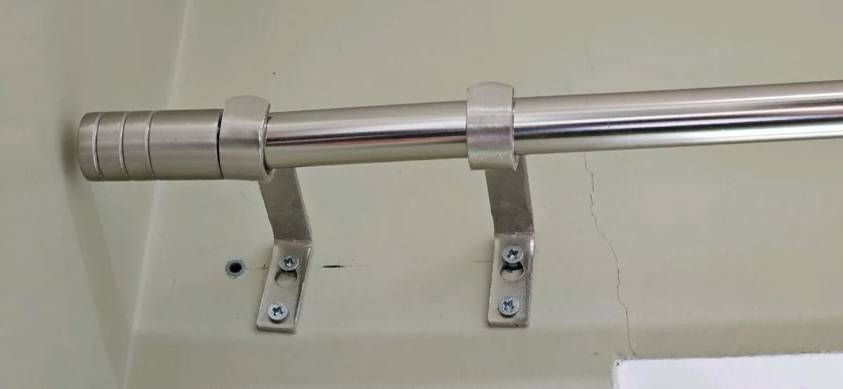 Curtain pole adjustable180 -300cm - Image 1