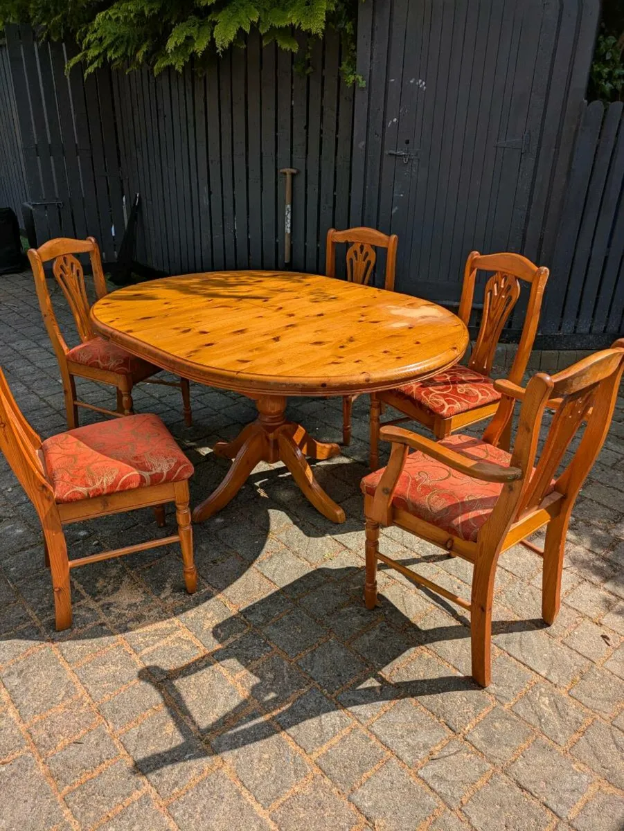 Dining table - Image 1