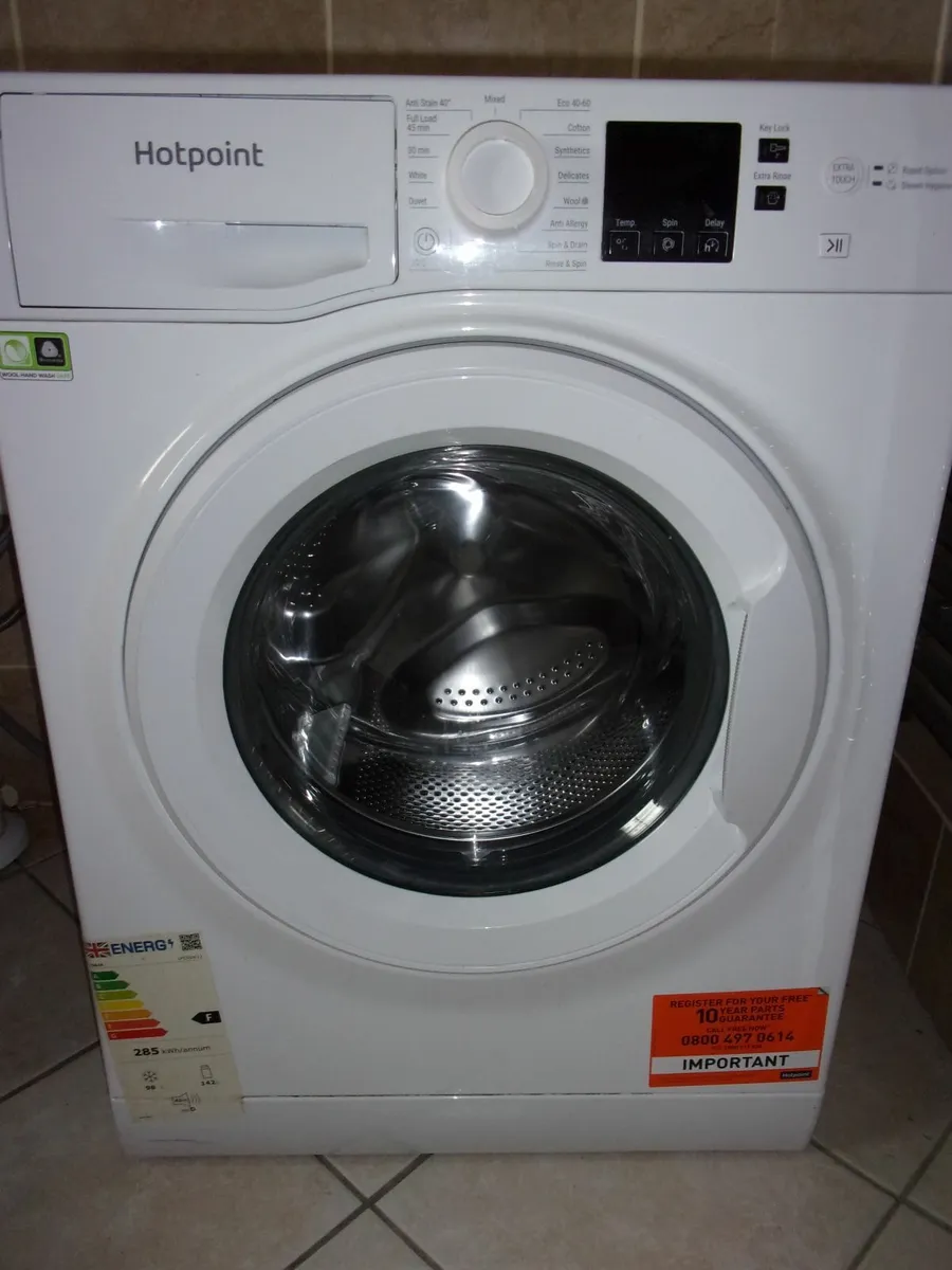 Hotpoint washing machine VGC - Image 1