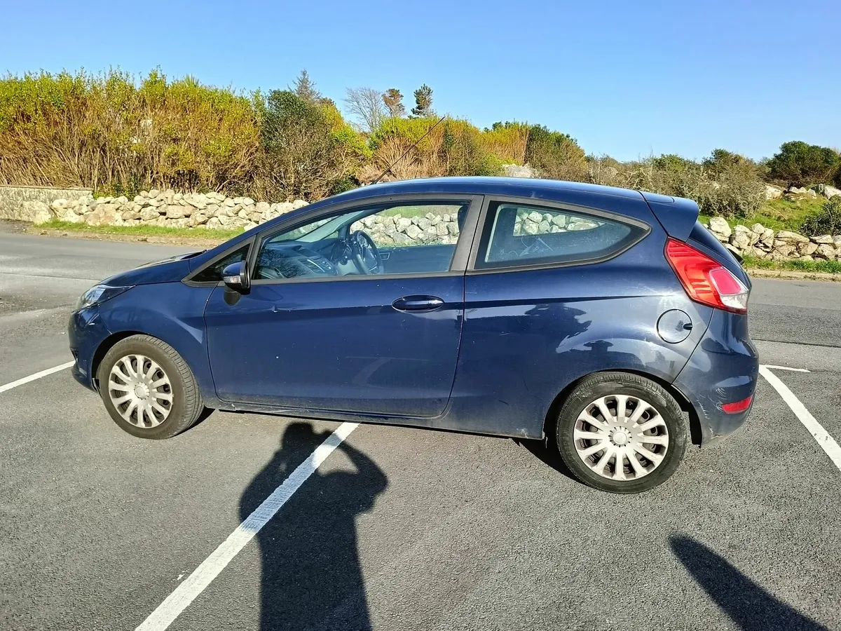 Ford Fiesta 2014 - Image 2