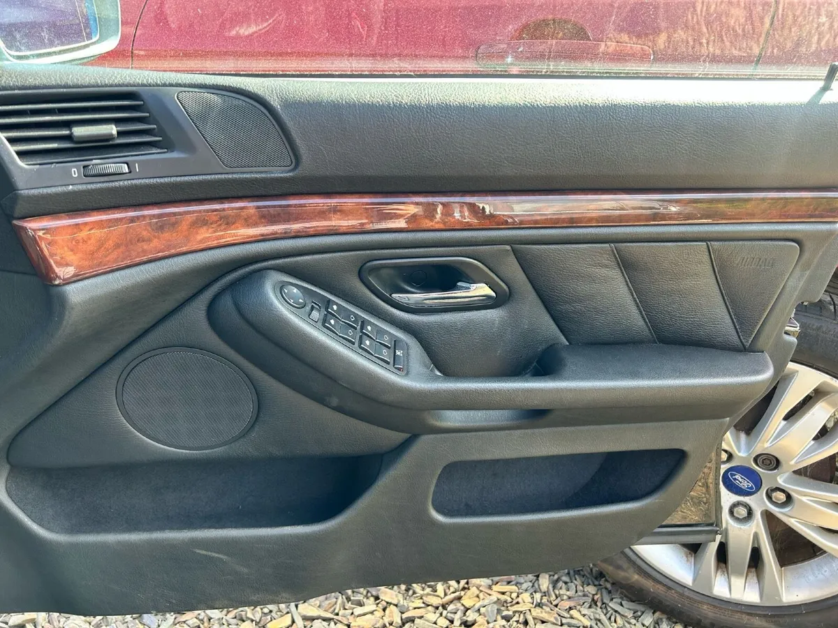 BMW 5-Series 2003 - Image 3