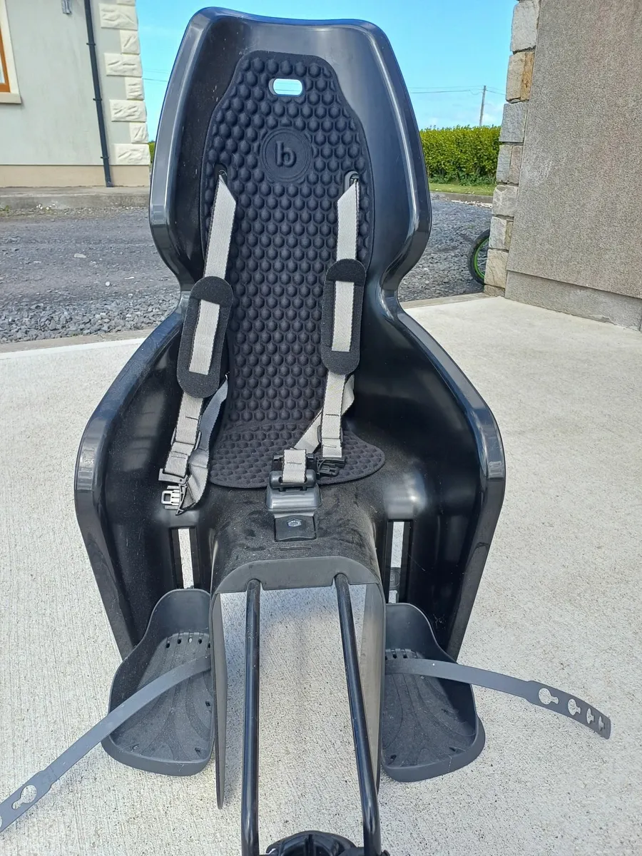 Childs bike seat/carrier - Image 1