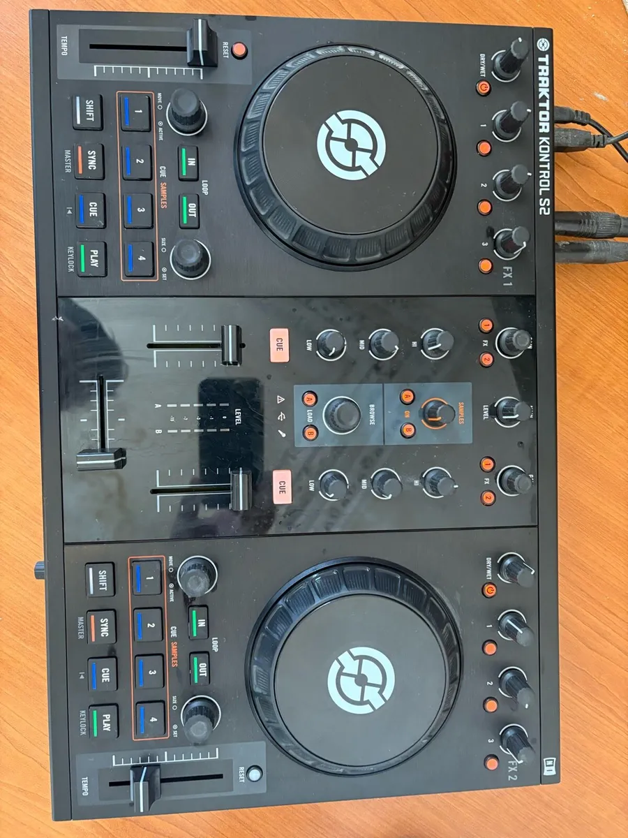 Traktor Kontrol S2 - Image 1
