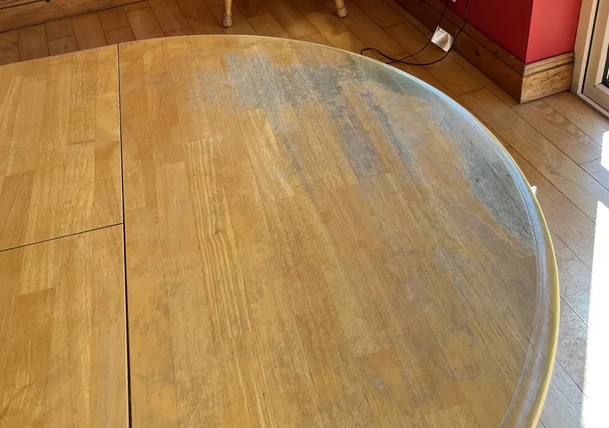 Kitchen Table and Chairs - Image 2