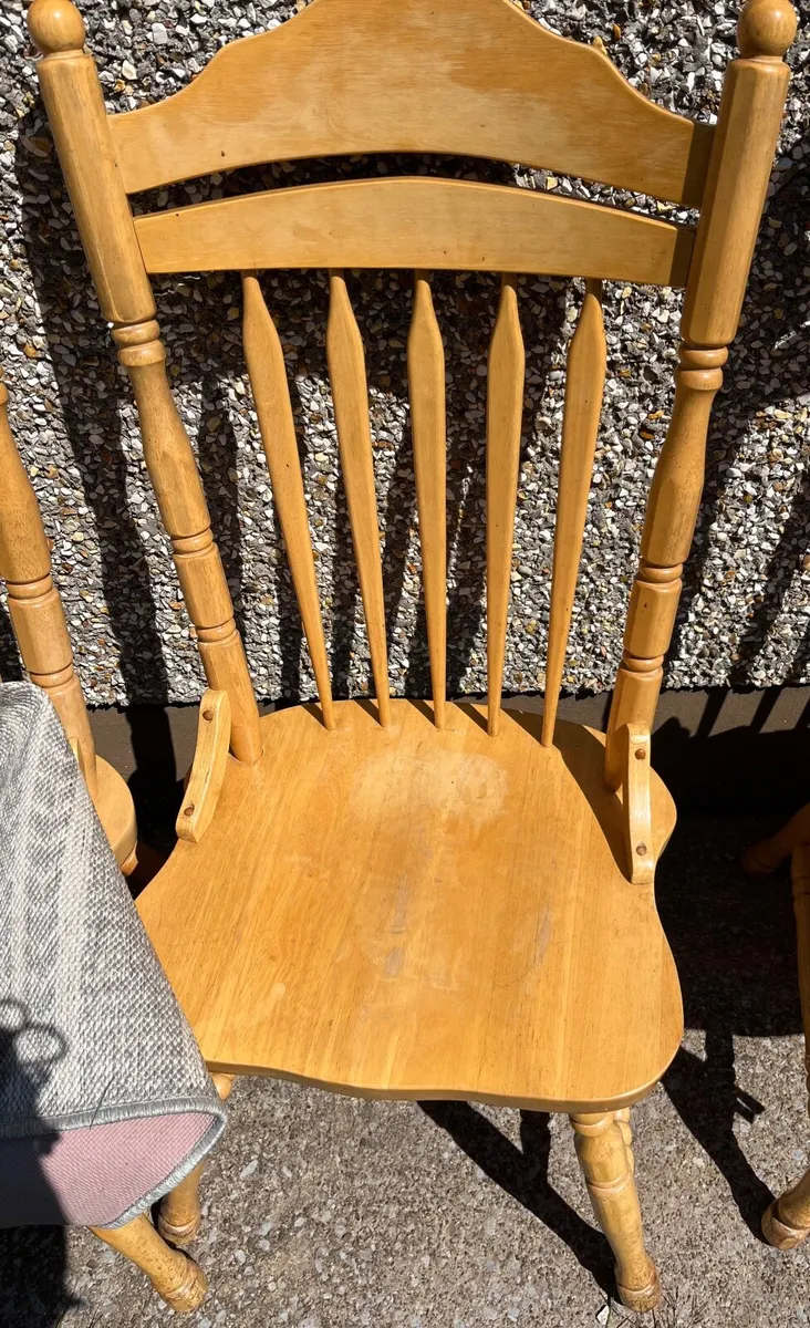 Kitchen Table and Chairs - Image 3
