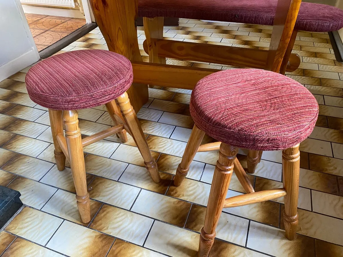 Table + 2 benches + 2 small stools - Image 2