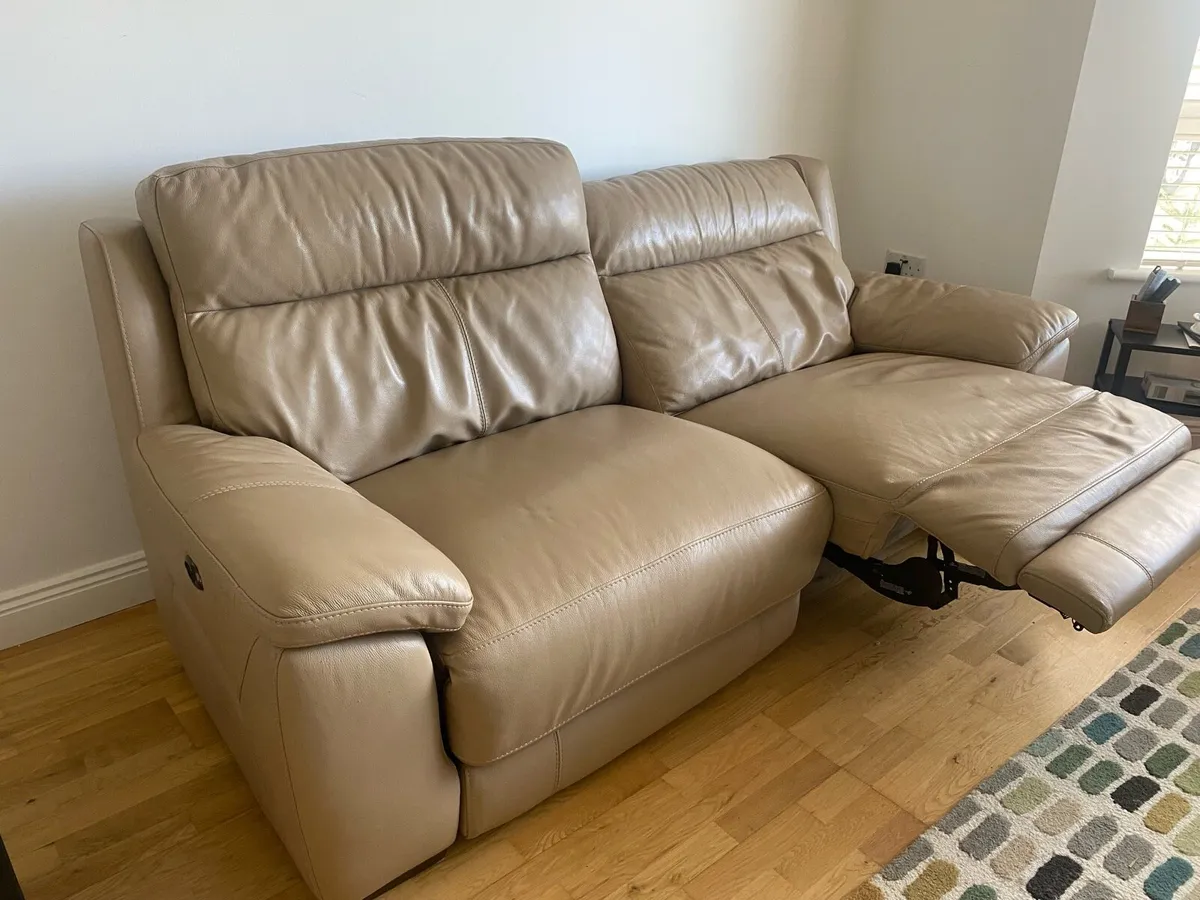 Leather reclining couch - Image 3
