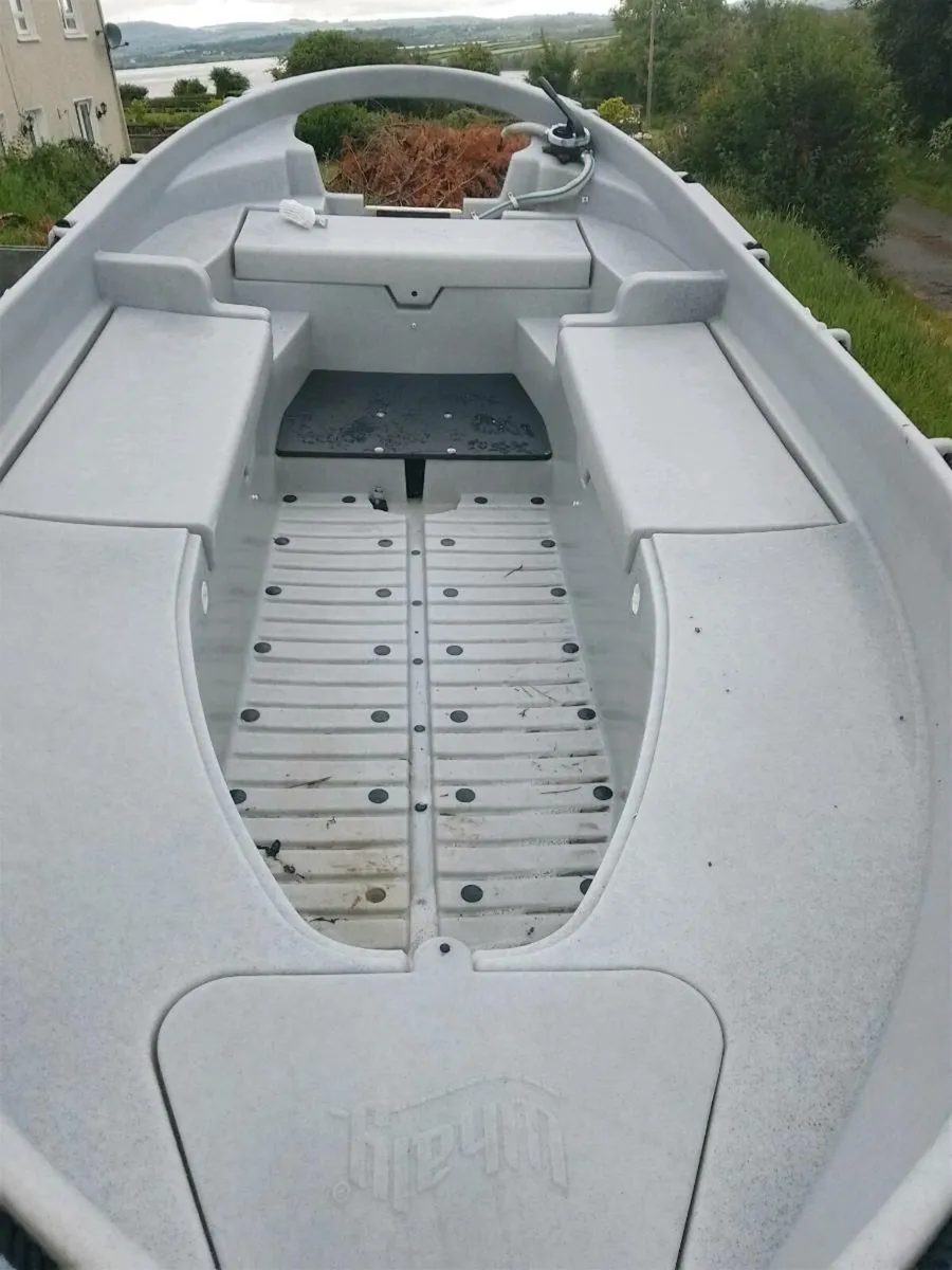 Whaly 440 classic boat - Image 4